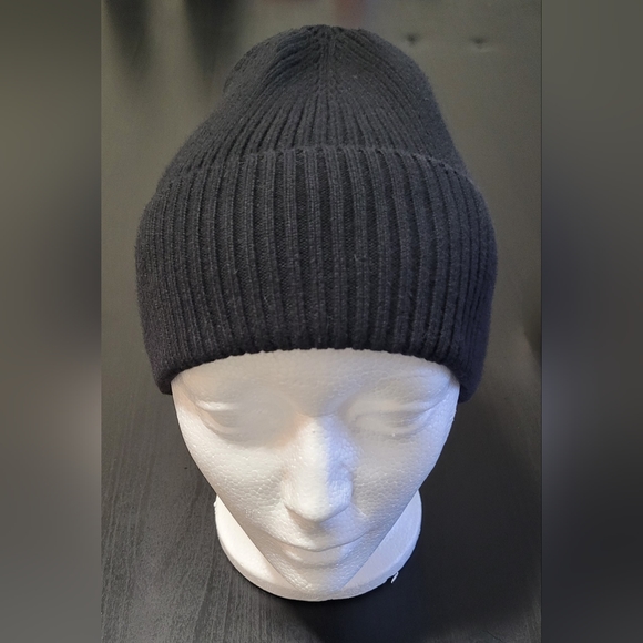 Ribbed knit hat - Picture 1 of 9